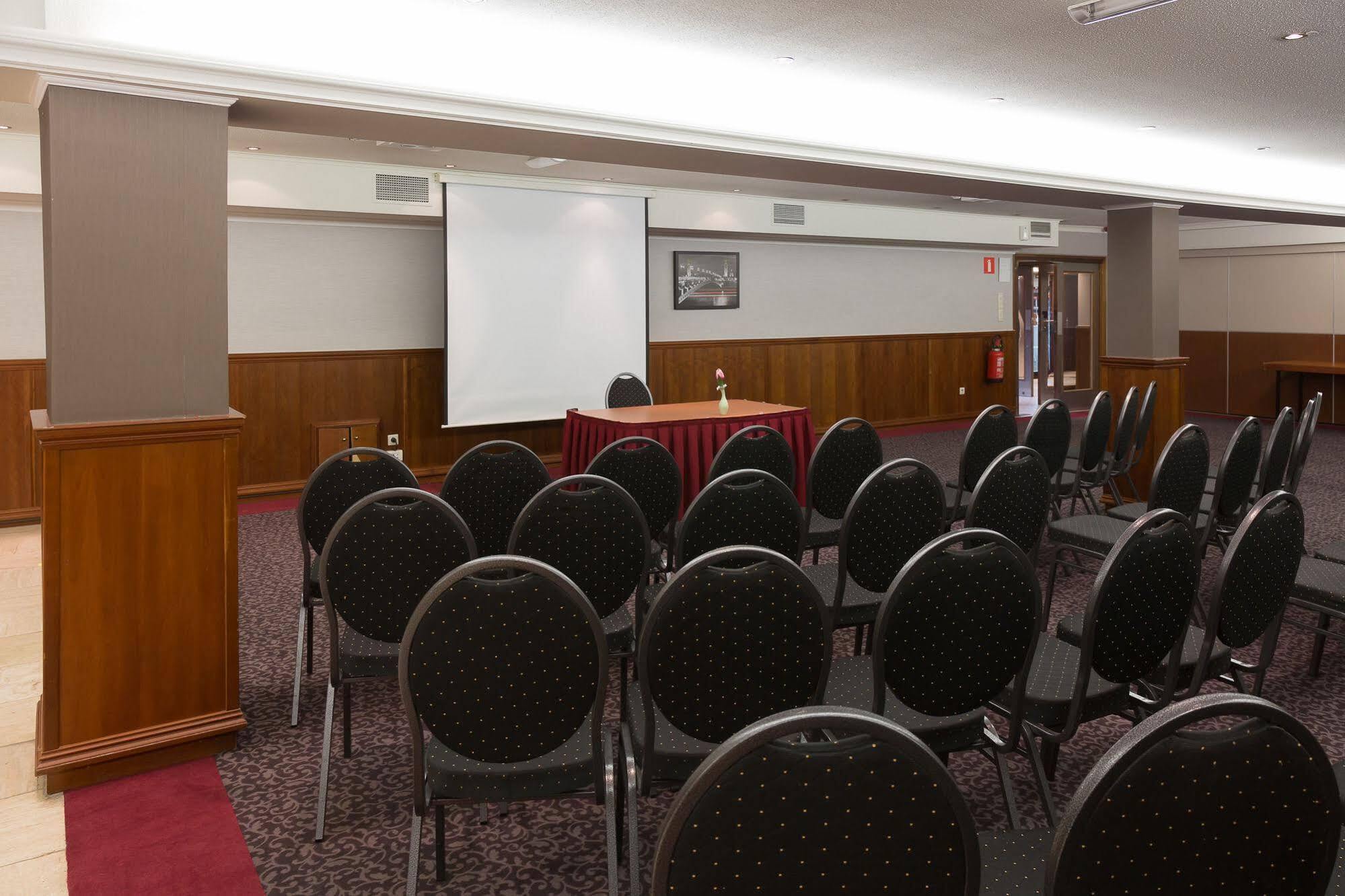 Hotel Restaurant Van Der Valk Nivelles-Sud Εξωτερικό φωτογραφία