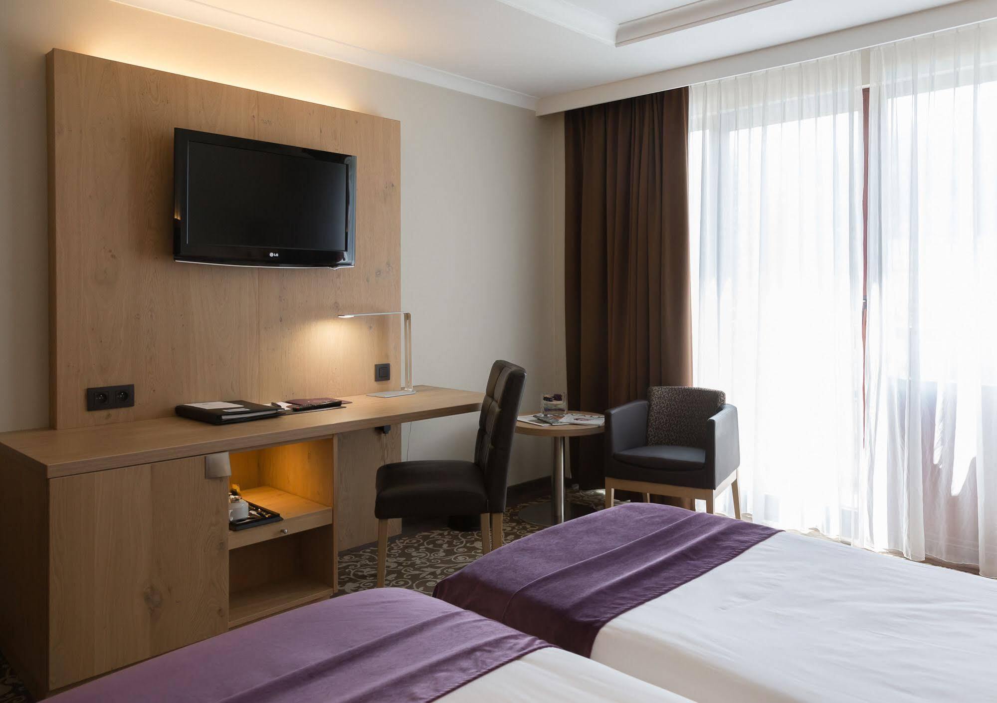 Hotel Restaurant Van Der Valk Nivelles-Sud Εξωτερικό φωτογραφία